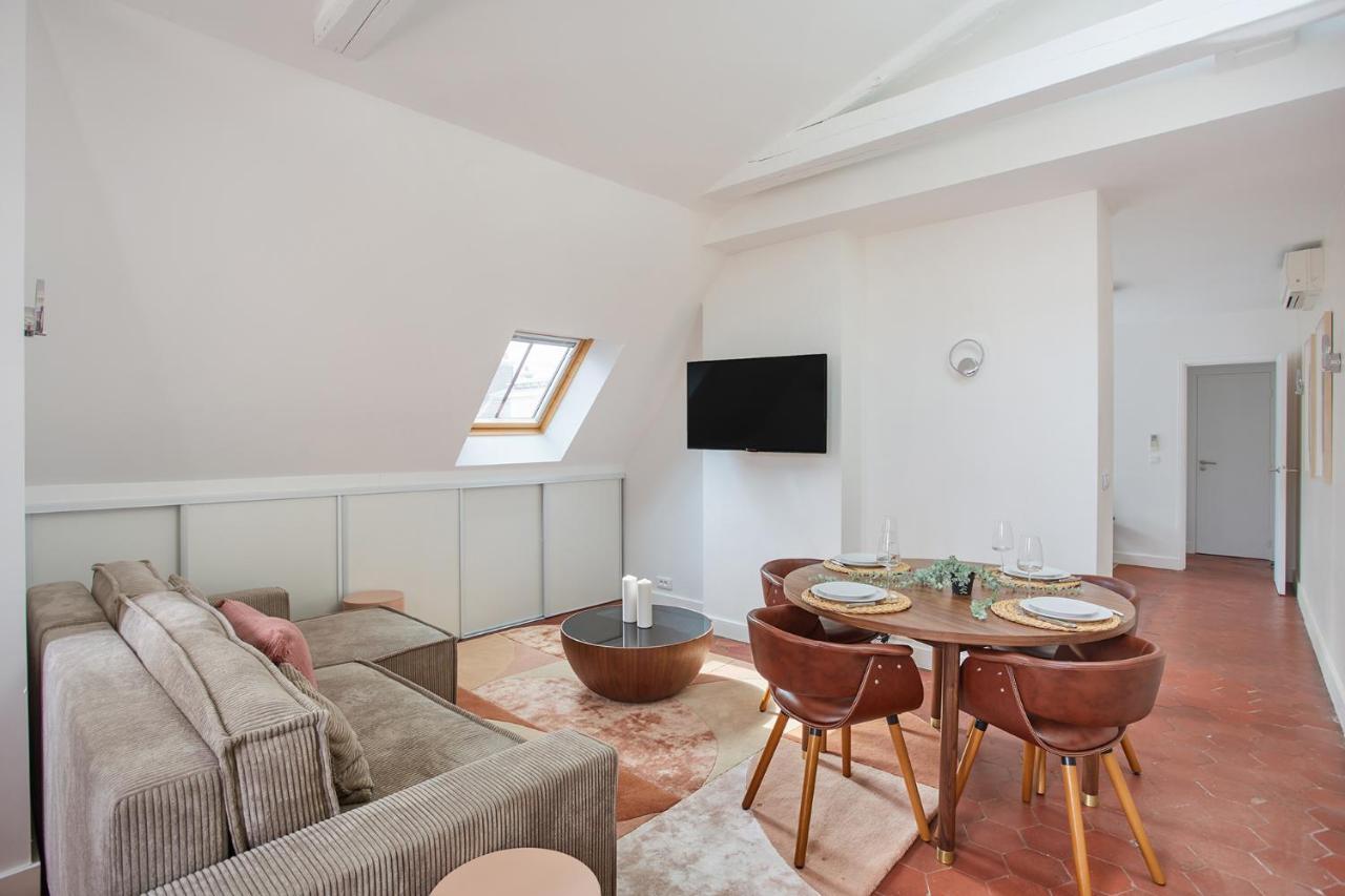 Apartement Montaigne George V By Studio Prestige Paris Luaran gambar