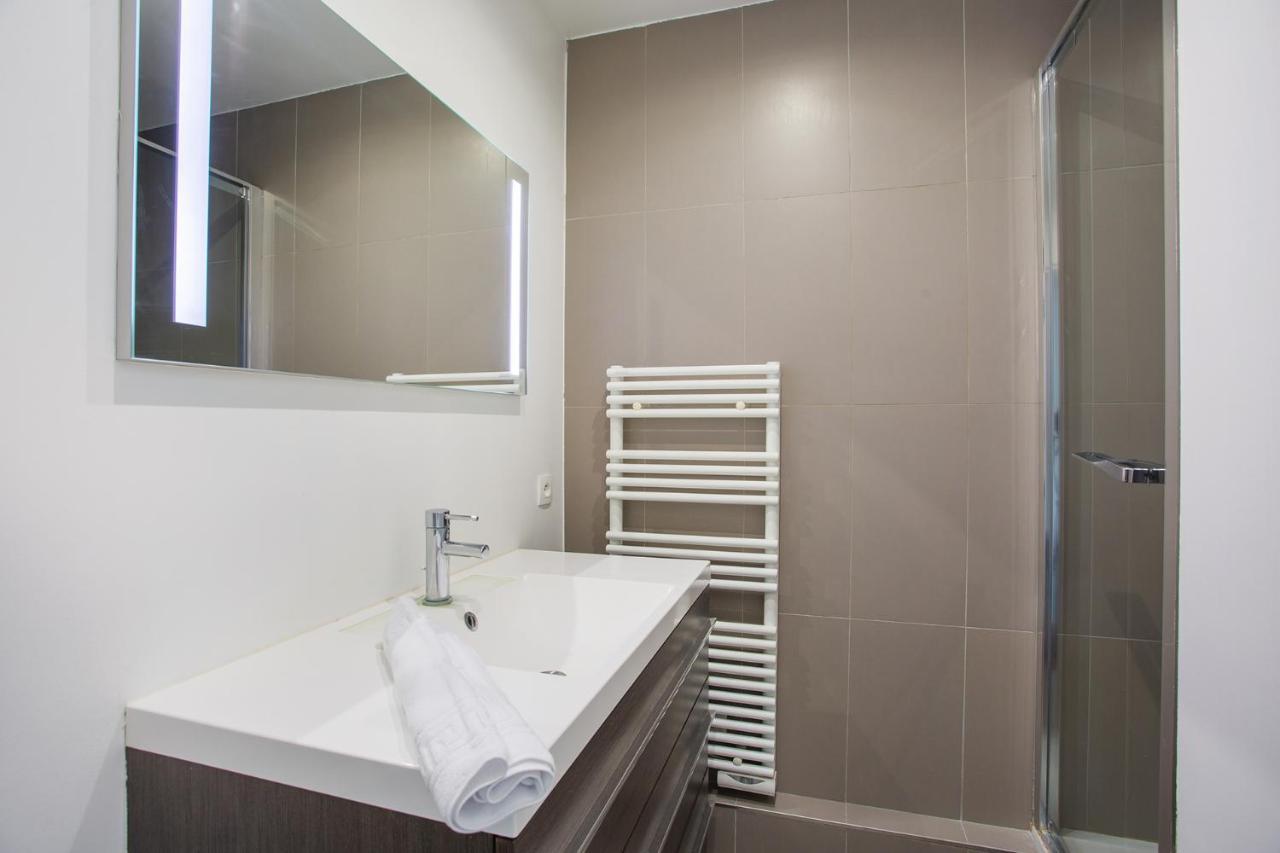 Apartement Montaigne George V By Studio Prestige Paris Luaran gambar