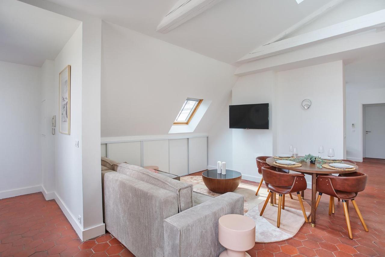Apartement Montaigne George V By Studio Prestige Paris Luaran gambar